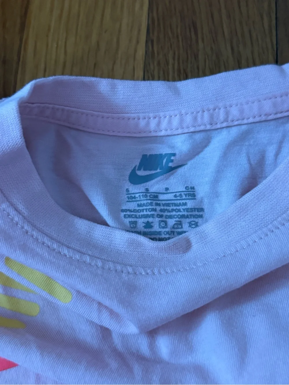 Girls nike two piece set size 4-5 - Picture 2 of 2